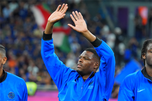 Denzel Dumfries avoids talk of Real Madrid ahead of World Cup