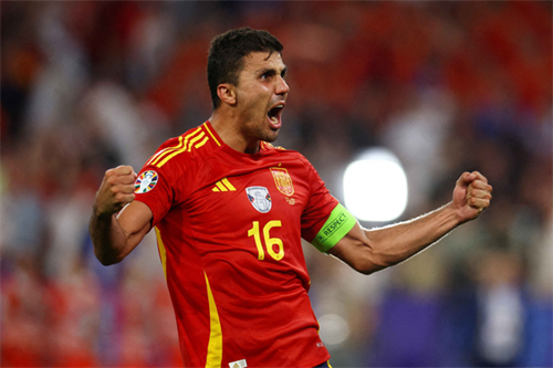 Man City's Rodri REFUSES to deny Real Madrid agreement after Riquelme claim