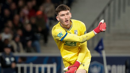 Newcastle secure €28m deal for Chelsea and Madrid goalkeeper target