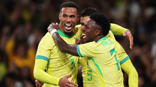 Hamilton reveals he'll be supporting TWO nations at World Cup
