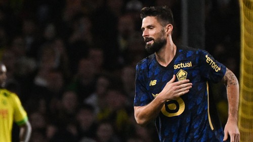 Giroud signs new deal to play for Ancelotti's son