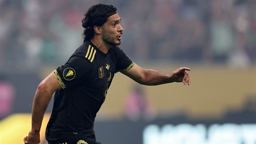 Raul Jimenez completes shock Wolves return after Fulham contract expires