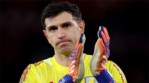 Aston Villa goalkeeper Martinez verbally agrees Juventus transfer