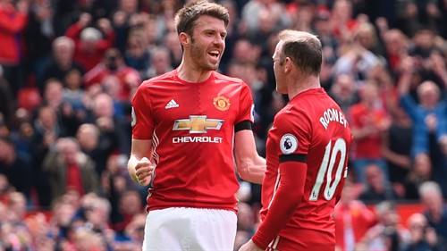 Man Utd urged to make ‘pretty crazy’ Rooney decision