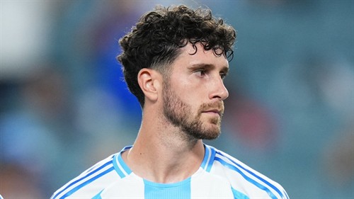 Tottenham Hotspur confirm the signing of Argentina defender Marcos Senesi