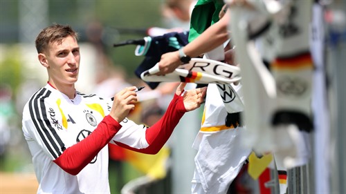 Schlotterbeck responds to reports Mourinho wants him at Madrid