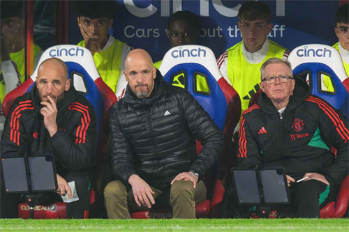 Erik ten Hag's ex-Man Utd assistant in talks over new head coach role