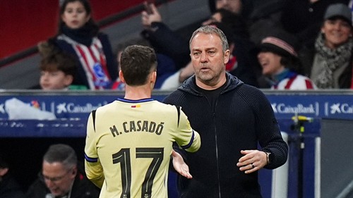 Barcelona midfielder Casado agrees summer exit