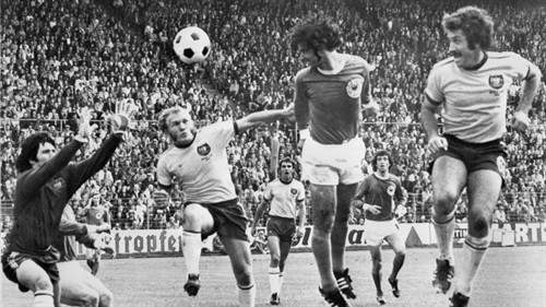 How have debutant teams performed at the FIFA World Cup?