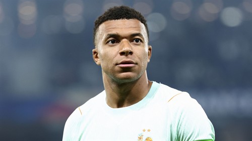 Dembele blasts 'very unfair' Mbappe treatment