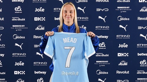 England icon Mead completes switch from Arsenal to Man City