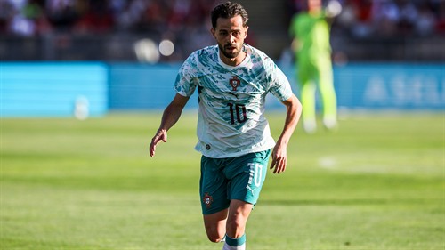 Real Madrid submit Silva offer as Mourinho 'pushes' to sign Man City icon