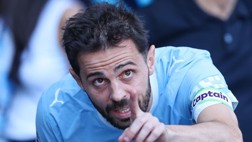 Real Madrid submit Silva offer as Mourinho 'pushes' to sign Man City icon