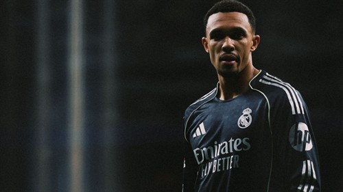 Is Trent in trouble?! Dumfries tipped to become Mourinho's first choice