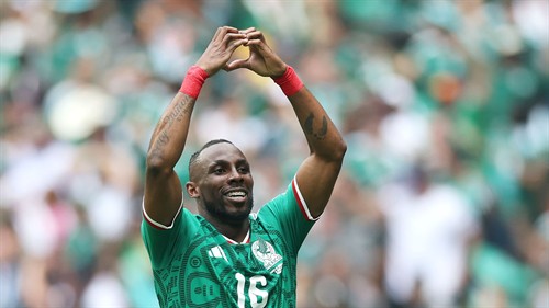 Qui?ones makes World Cup statement, Montes baffles with red card