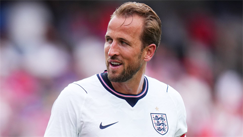 ‘Phenomenal’ Kane urged to ignore familiar England debate