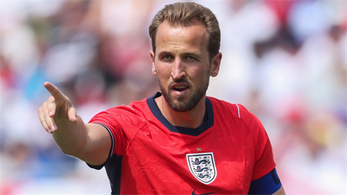 ‘Phenomenal’ Kane urged to ignore familiar England debate