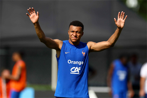 Kylian Mbappe full of praise for new Real Madrid signing