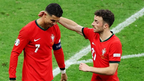 Portugal stars wear Jota tribute at World Cup