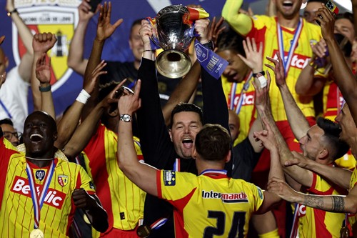 Ex-Lens boss Sage agrees three-year contract at Crystal Palace