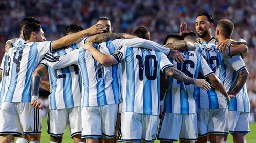 Fernandez dreams of succeeding Messi as Argentina captain
