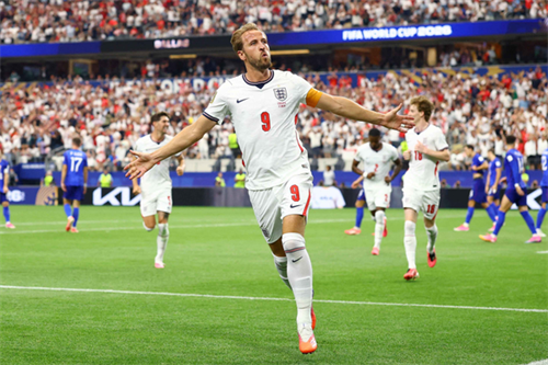 Kane stars as entertaining England score four past Croatia to kick off World Cup tilt