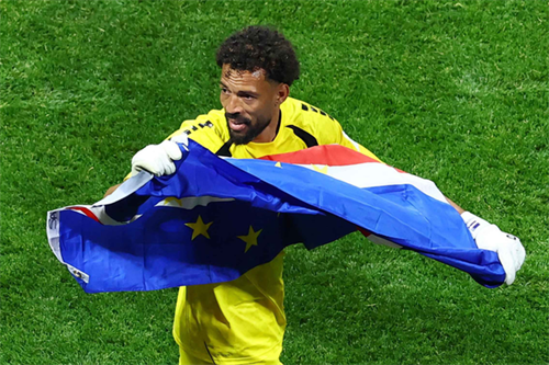 Cape Verde hero Vozinha 'very happy' as mother gets World Cup visa