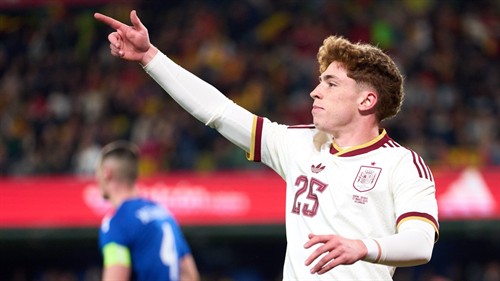 Why Liverpool are spending €40m on Munoz to fill Salah void