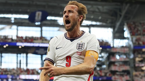 'One of my favourite ever moments' – Kane stunned as England fans serenade stars