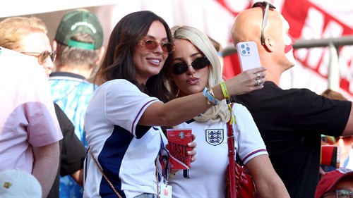 'Wow' - Keane blasts England WAGs over personalised shirts