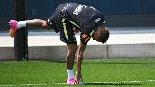 ‘First player to work from home!’ - Neymar the butt of Brazil president joke