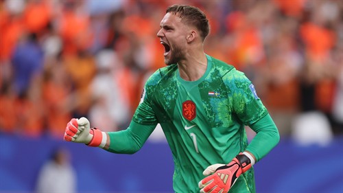 Cody Gakpo silences critics in devastating Dutch display