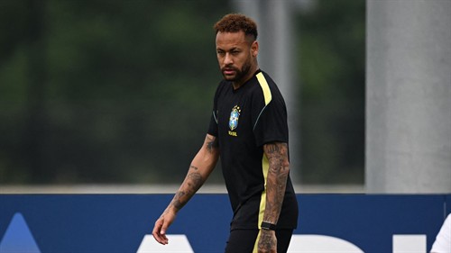 Carlos insists Brazil 'will improve a lot' with Neymar back