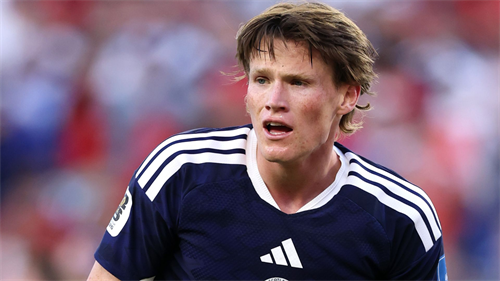‘A lot of suitors’ - McTominay gets EPL transfer advice