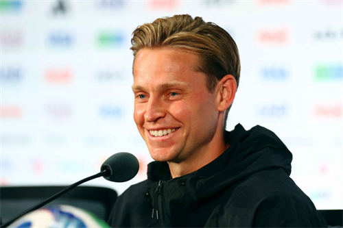 Frenkie de Jong reveals deep admiration for ‘perfect footballer’ Messi