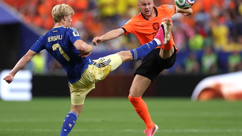 Bergvall tells Spurs he wants to leave as PL rivals circle