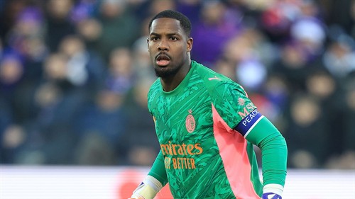 Maignan 'open' to Premier League transfer as Chelsea 'intensify' talks