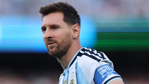 ‘Simply the perfect footballer’ - Messi leaves De Jong in awe