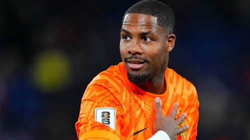 Maignan 'open' to Premier League transfer as Chelsea 'intensify' talks