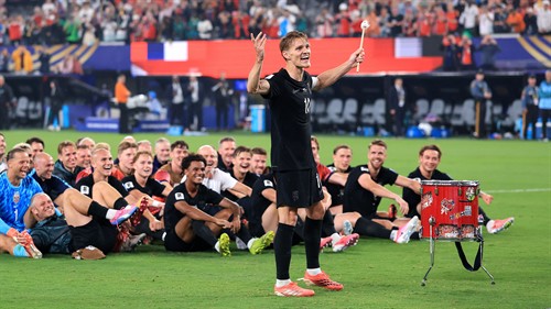 Martin Odegaard leads Erling Haaland & Norway squad in spine-tingling 'Viking Row' celebration after progress to World Cup knockout stages