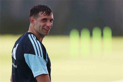 Juventus unwilling to pay Aston Villa's shockingly low Martinez asking price