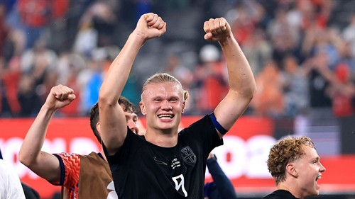 Martin Odegaard leads Erling Haaland & Norway squad in spine-tingling 'Viking Row' celebration after progress to World Cup knockout stages