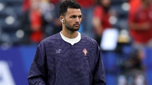Portugal need Martinez to learn when to axe ageing Ronaldo