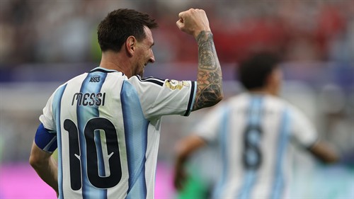 'Words can't do him justice' - Suarez pays tribute to Messi