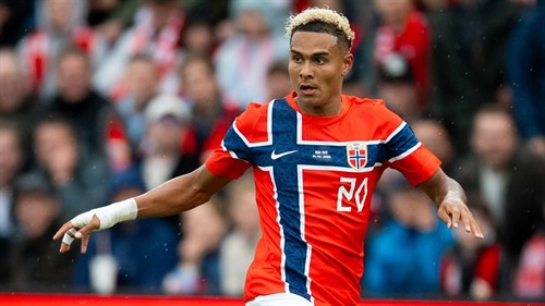 Newcastle handed boost in search for Gordon replacement