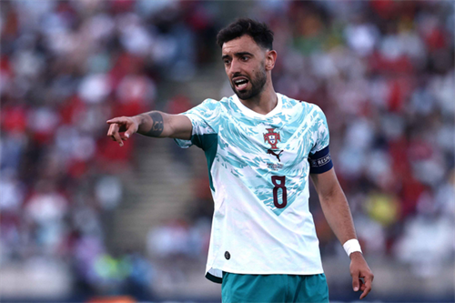 Bruno Fernandes set to stay at Man Utd amid interest from Saudi Pro League