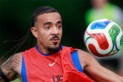 Chelsea set price tag on Malo Gusto amid Man City interest