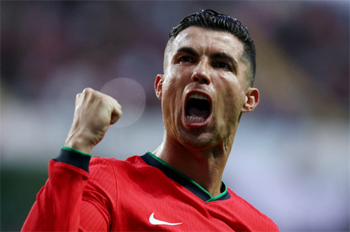 Fernandes delighted as Ronaldo answers critics with double vs Uzbekistan