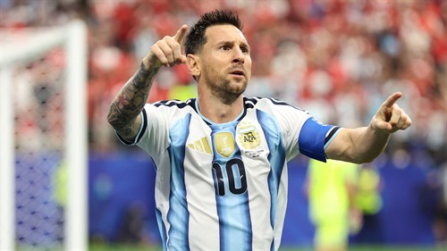 'What he does at his age, only he can do' - Pedri hails Messi