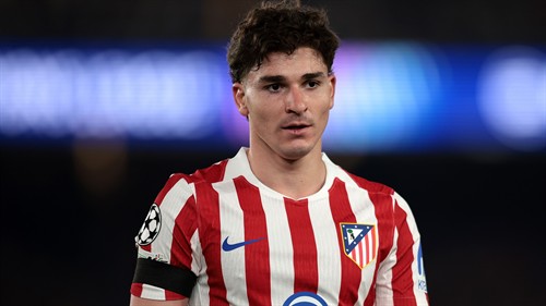 Pedri gives honest opinion on Alvarez amid Barcelona's transfer pursuit